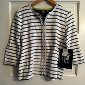 ❤️ 3/$15 🆕 Onque Casual Zipped Top